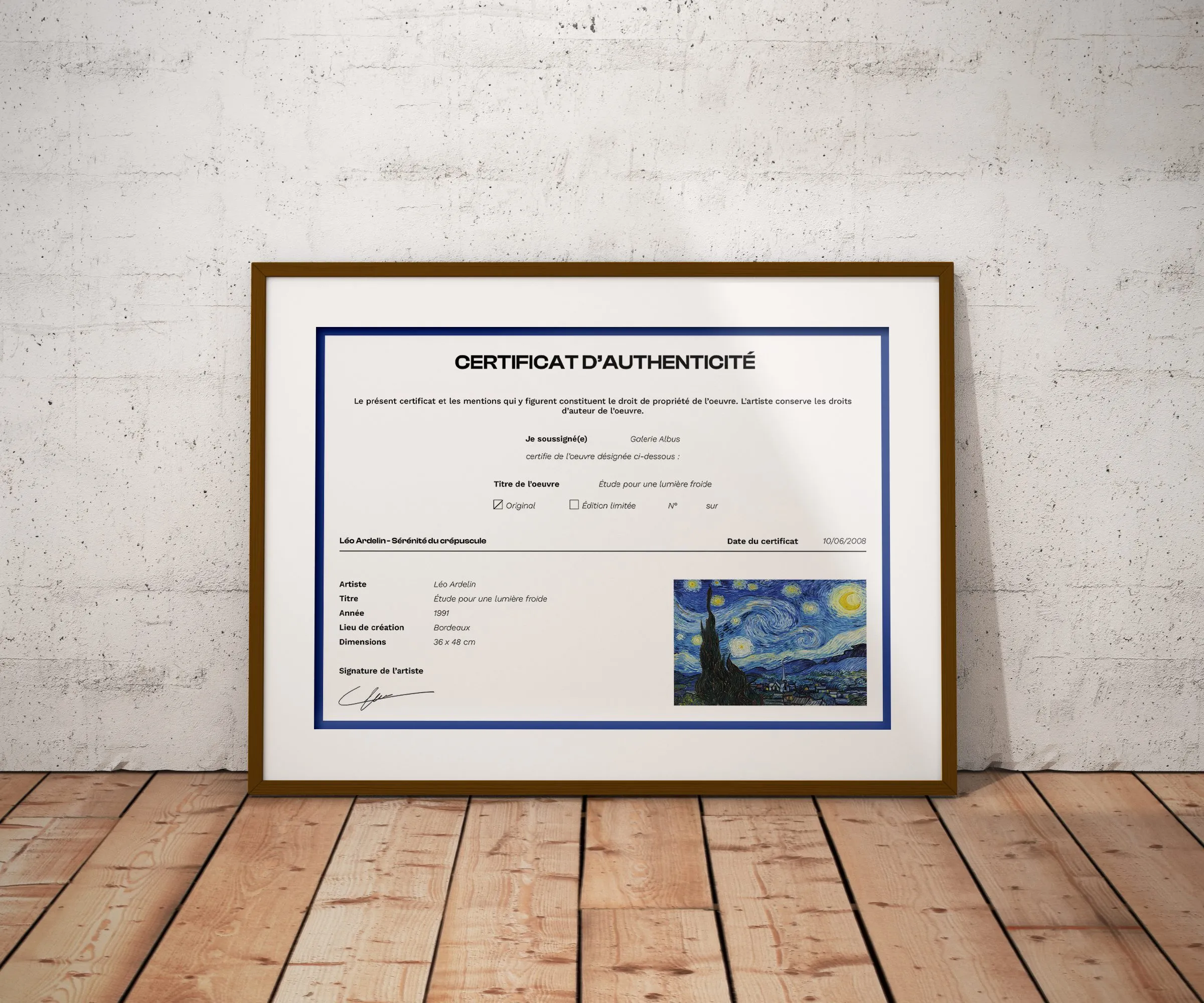 Finovox : certificat d’authenticité encadré, posé au sol contre un mur blanc, l’une des pièces à analyser pour démasquer les faux